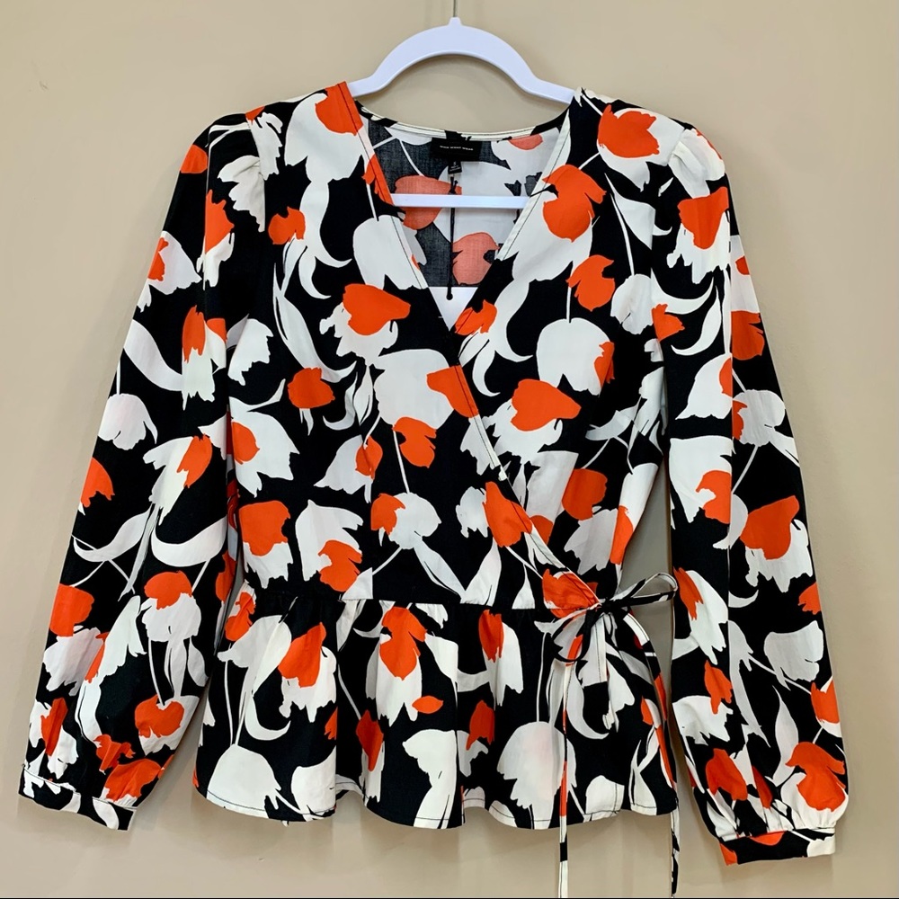 NWT Who What Wear Black White and Orange Floral Wrap Peplum Blouse Size Small